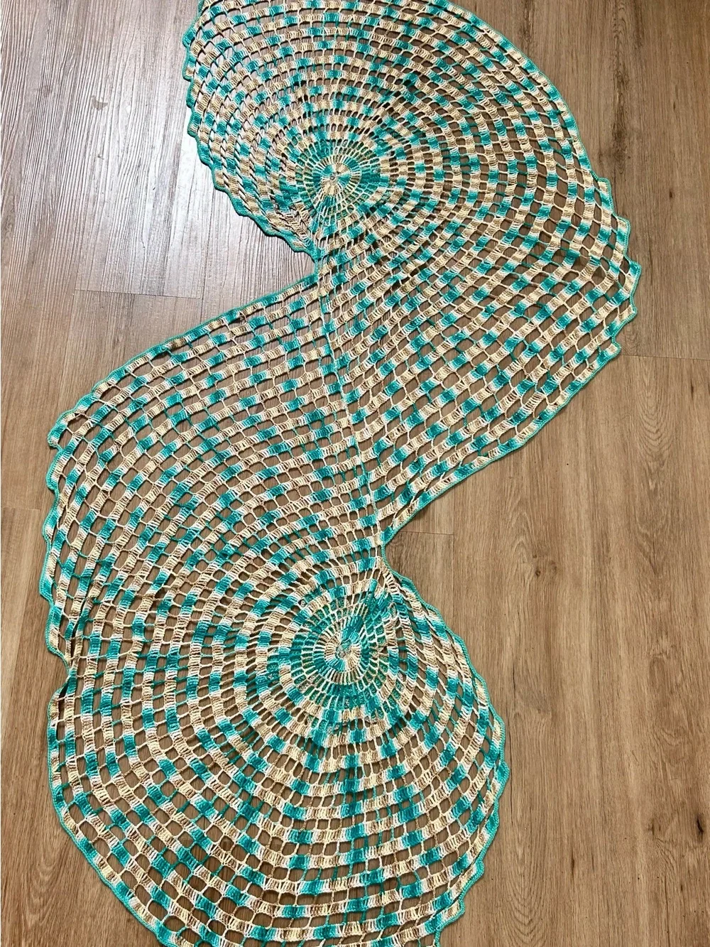 Vintage Hand Crochet S-Shape Serpentine Table Runner Boho Teal Cream 56x30